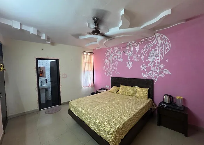 Hotel Darpan Palace -New Delhi Railway Station