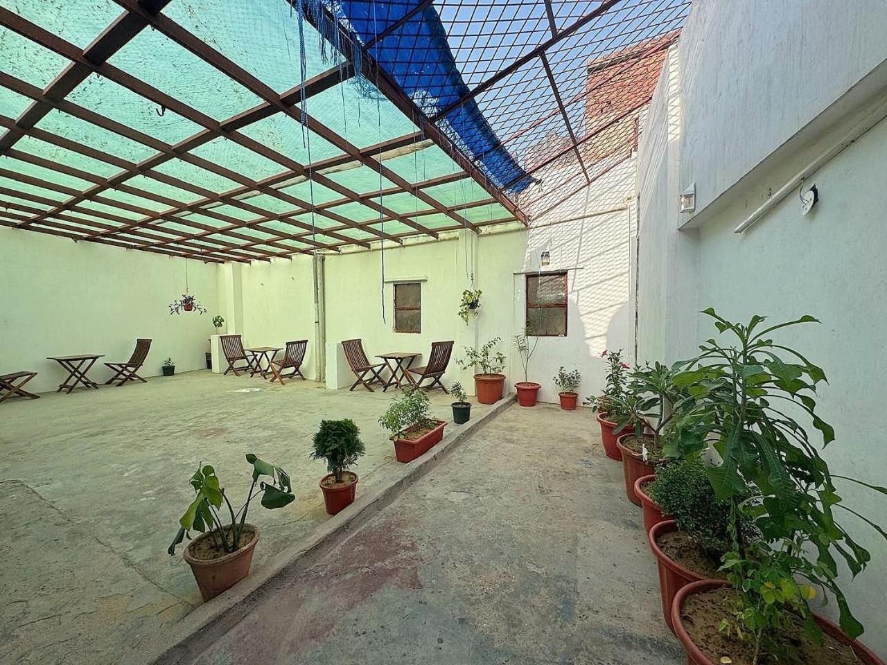 Darpan Palace -new Delhi Railway Station Hotel
